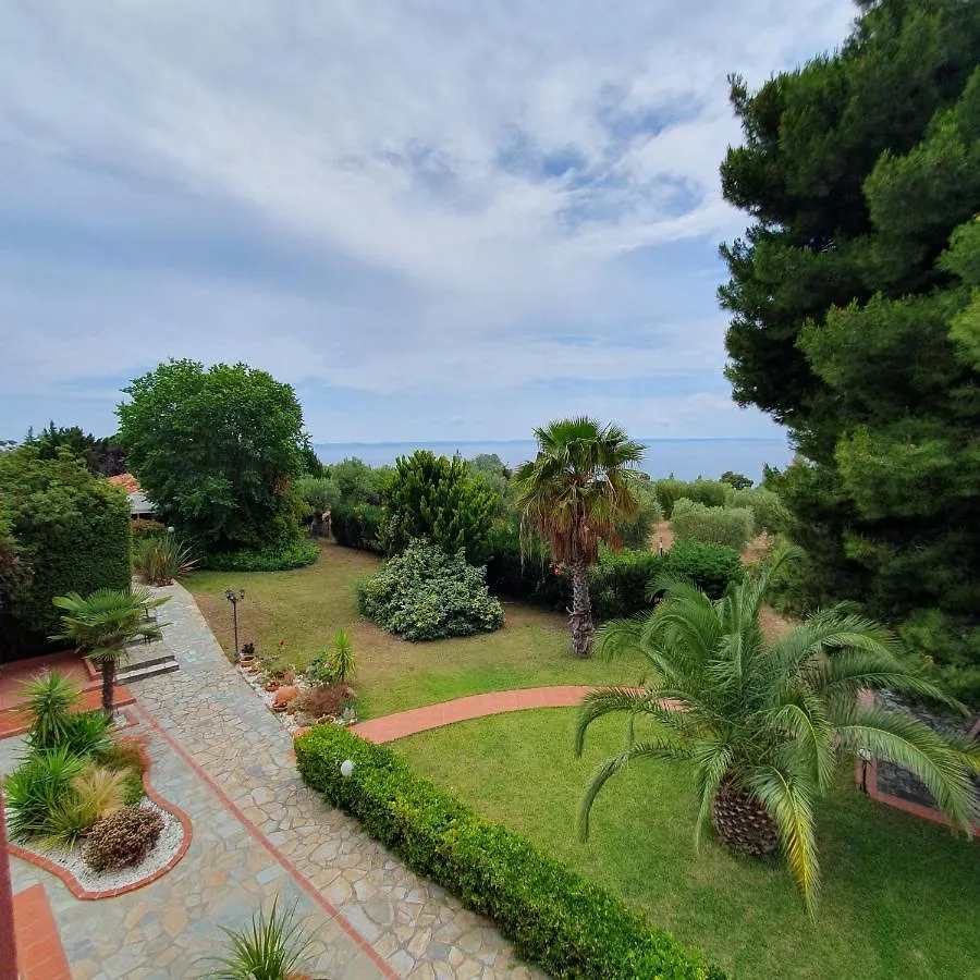 Agrili Apartments & Rooms Elia Nikitis Aparthotel
