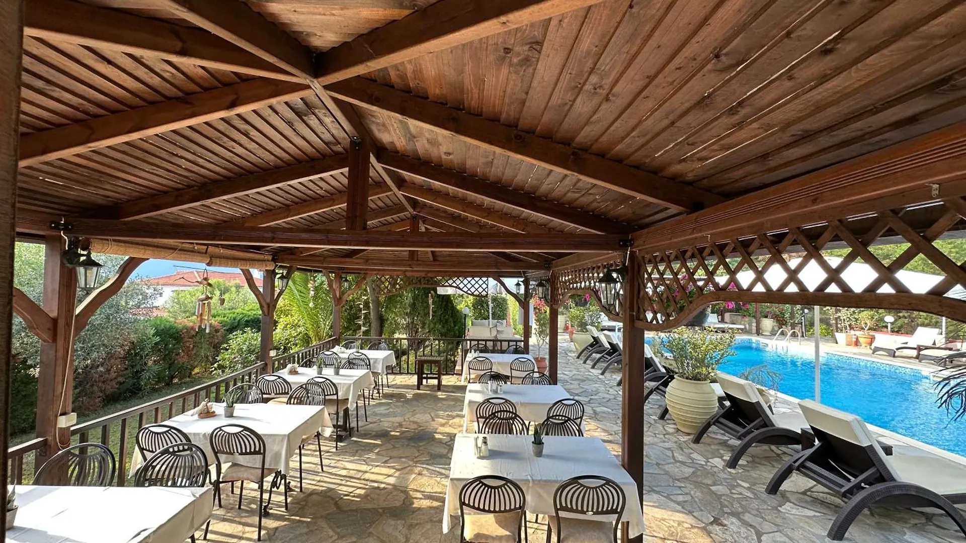 Agrili Apartments & Rooms Ελιά