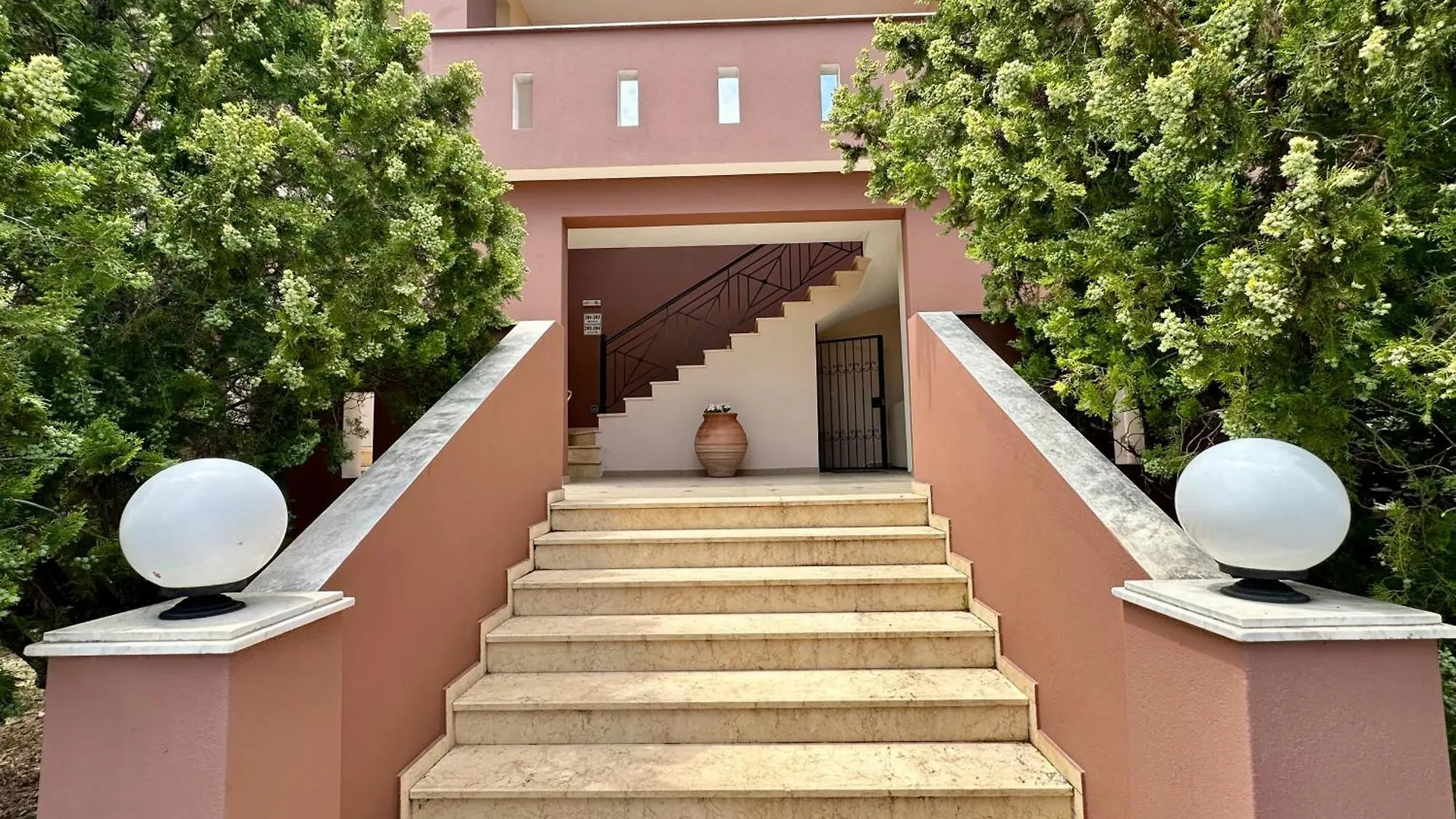 *** Ξενοδοχείο με διαμερίσματα Agrili Apartments & Rooms Ελιά Ελλάδα