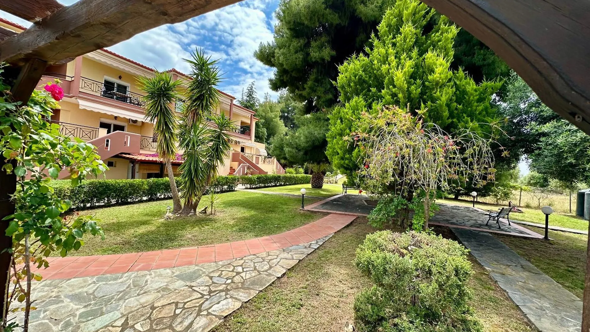 Agrili Apartments & Rooms Ελιά 3*,